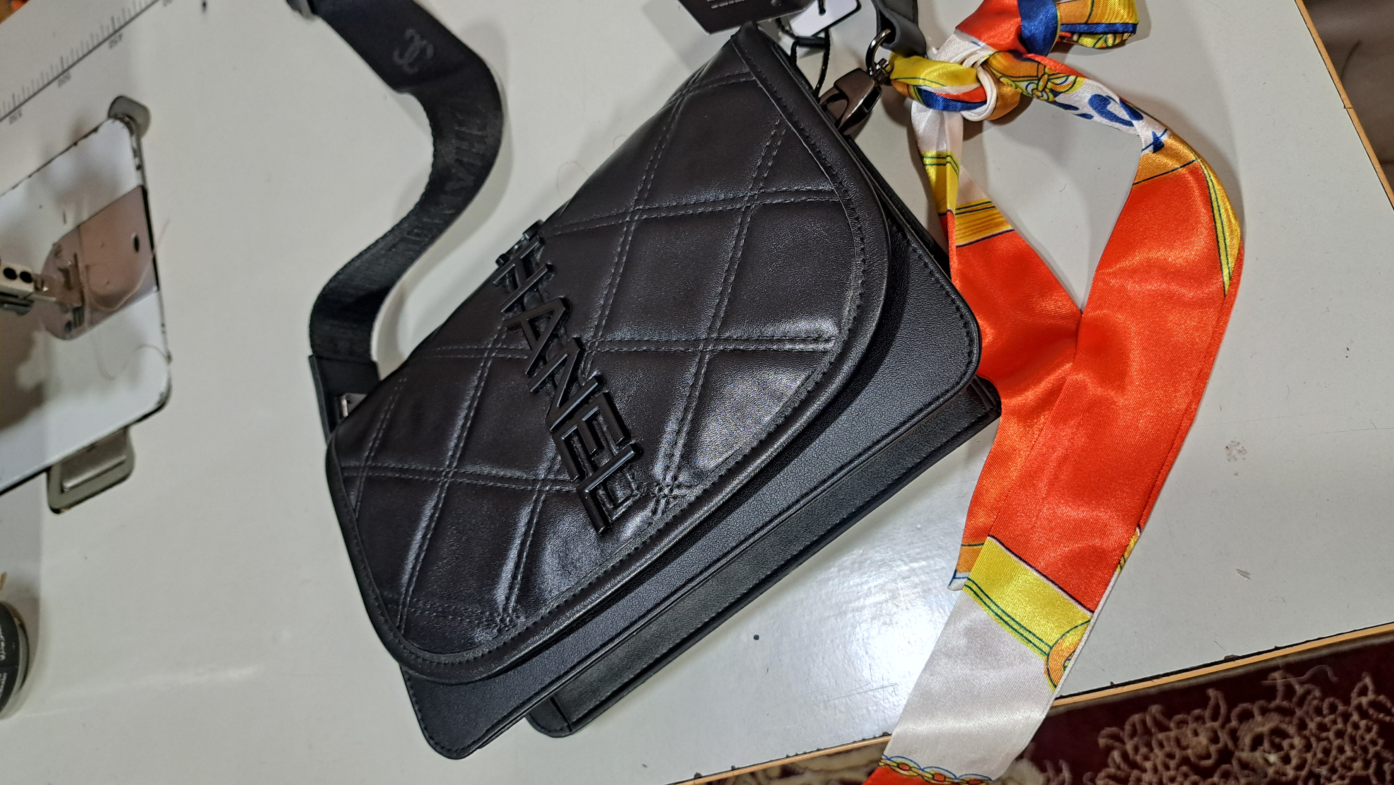 کیف دوشی زنانه مدل چنلس سِلین